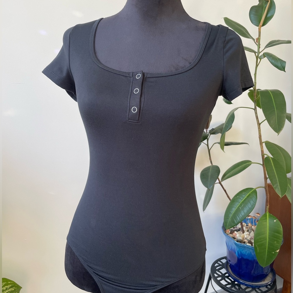 Hollister Black Bodysuit – Size Small